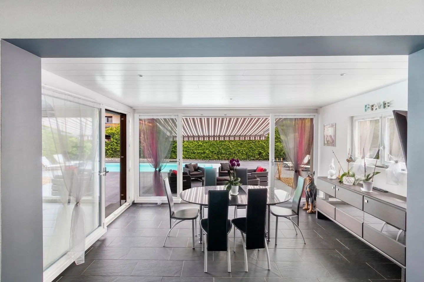 Propriété de rêve avec piscine - Photo 2 sur 12