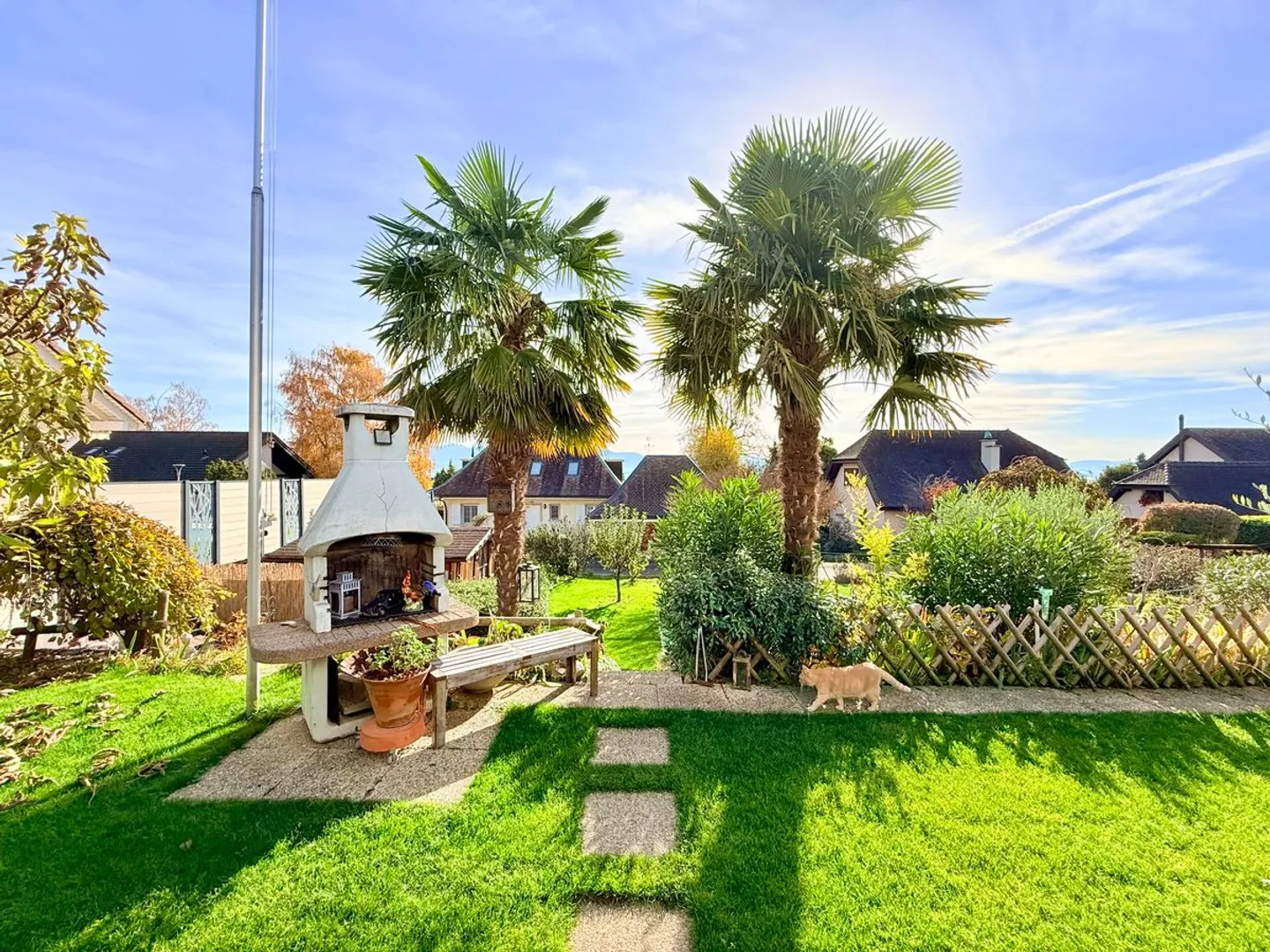 Mont-sur-Rolle - Beautiful family townhouse with garden, terrace and unobstructed view - Photo 8 of 9