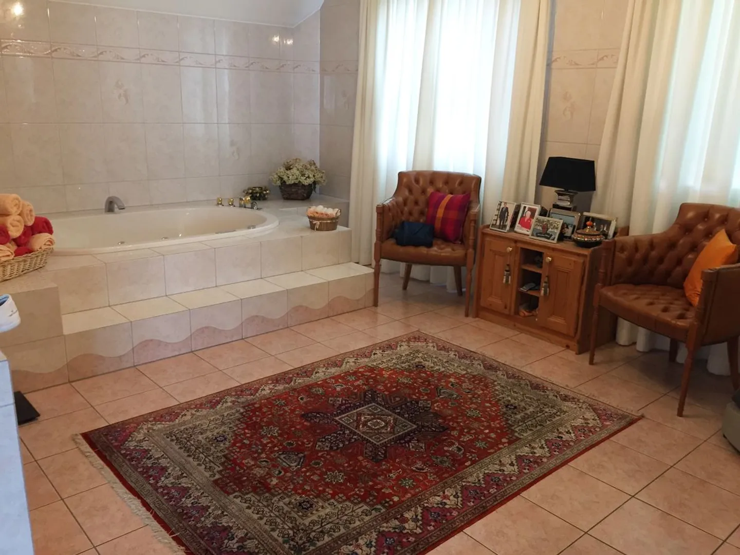 Esclusivo Penthouse Duplex di 267m2 a Volketswil con Studio Abitativo di 84m2 al Piano Terra - Foto 7 di 11
