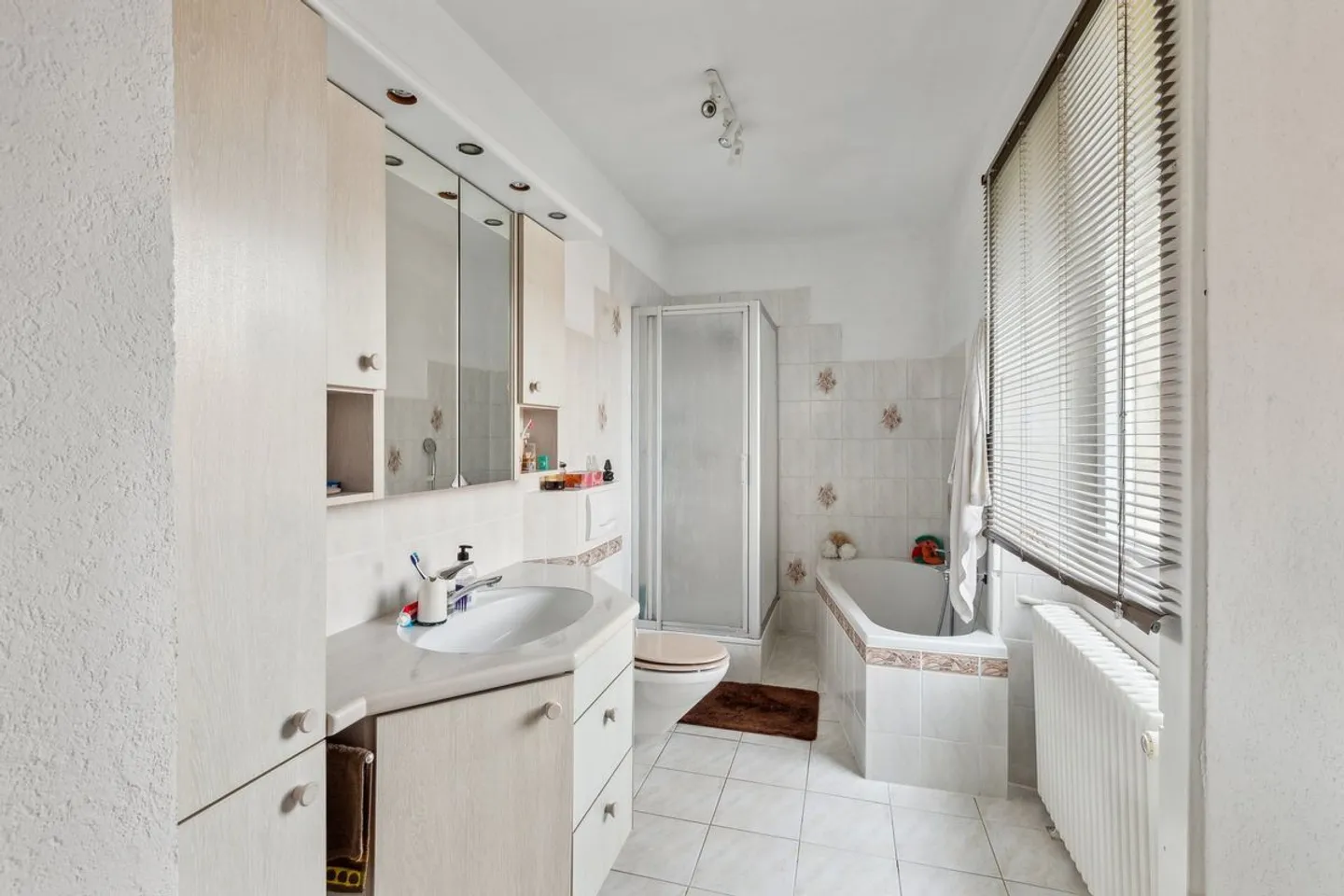 Casa familiare con grande giardino - Foto 7 di 9