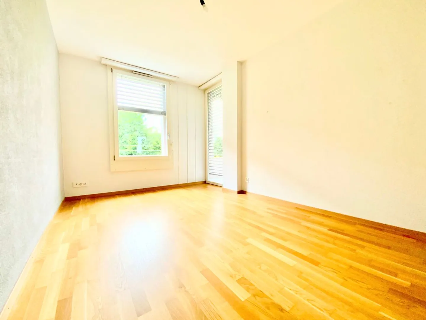 Bright 4 ½ of 110m2 with parking space! - Photo 8 of 11
