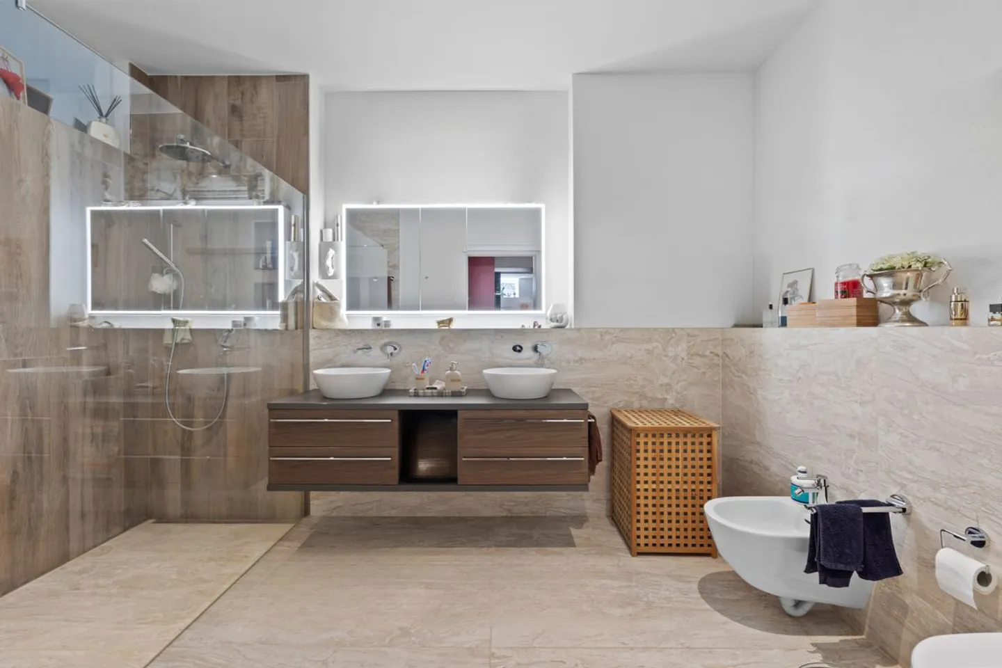 Ideal für Singles und Paare: Grosszügige und moderne 3.5-Zimmer-Wohnung  - Photo 4 sur 6