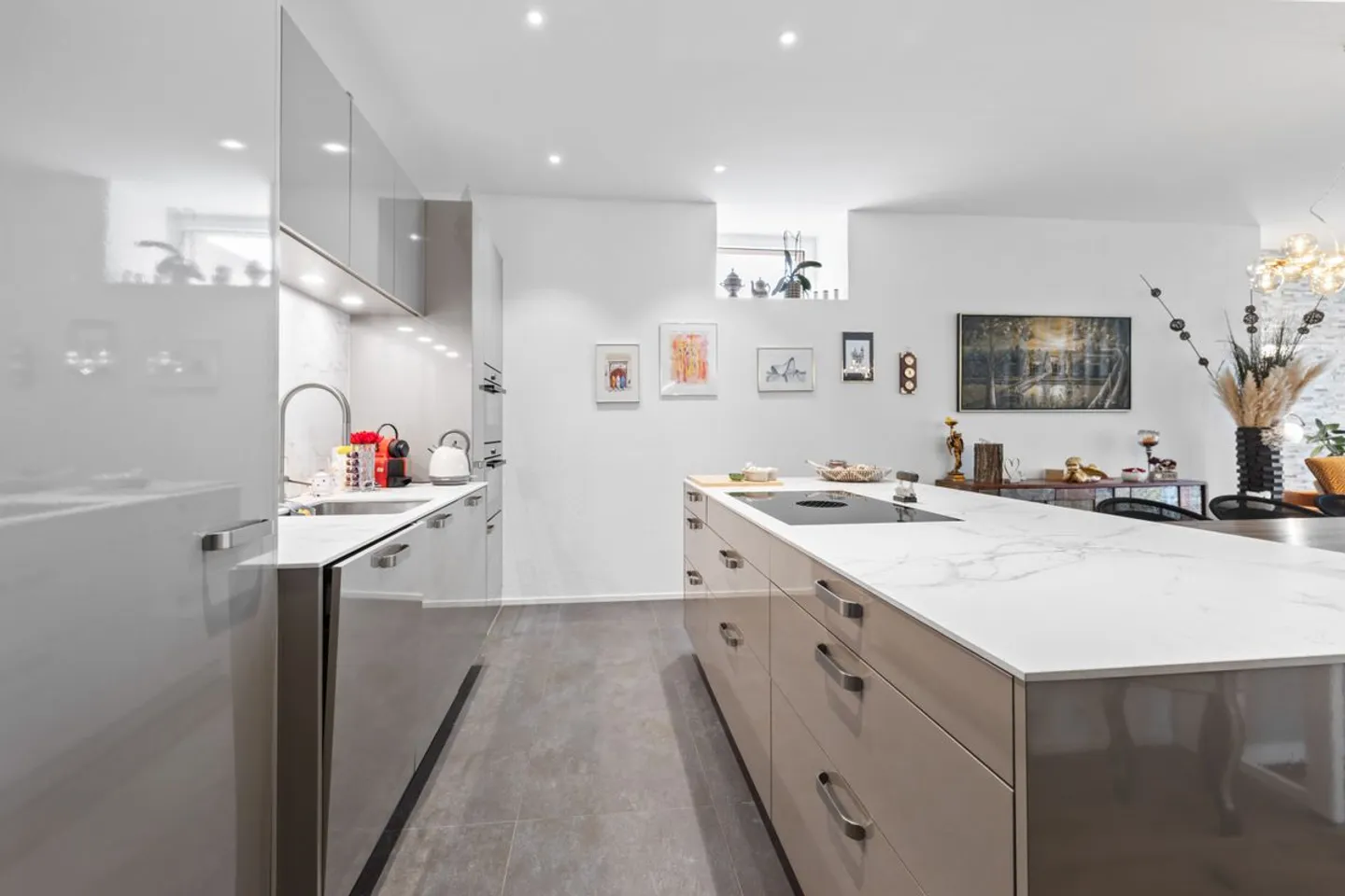 Wenn Geschichte auf moderne Architektur trifft: Hochwertiges Wohnen in Seenähe - Foto 2 di 11