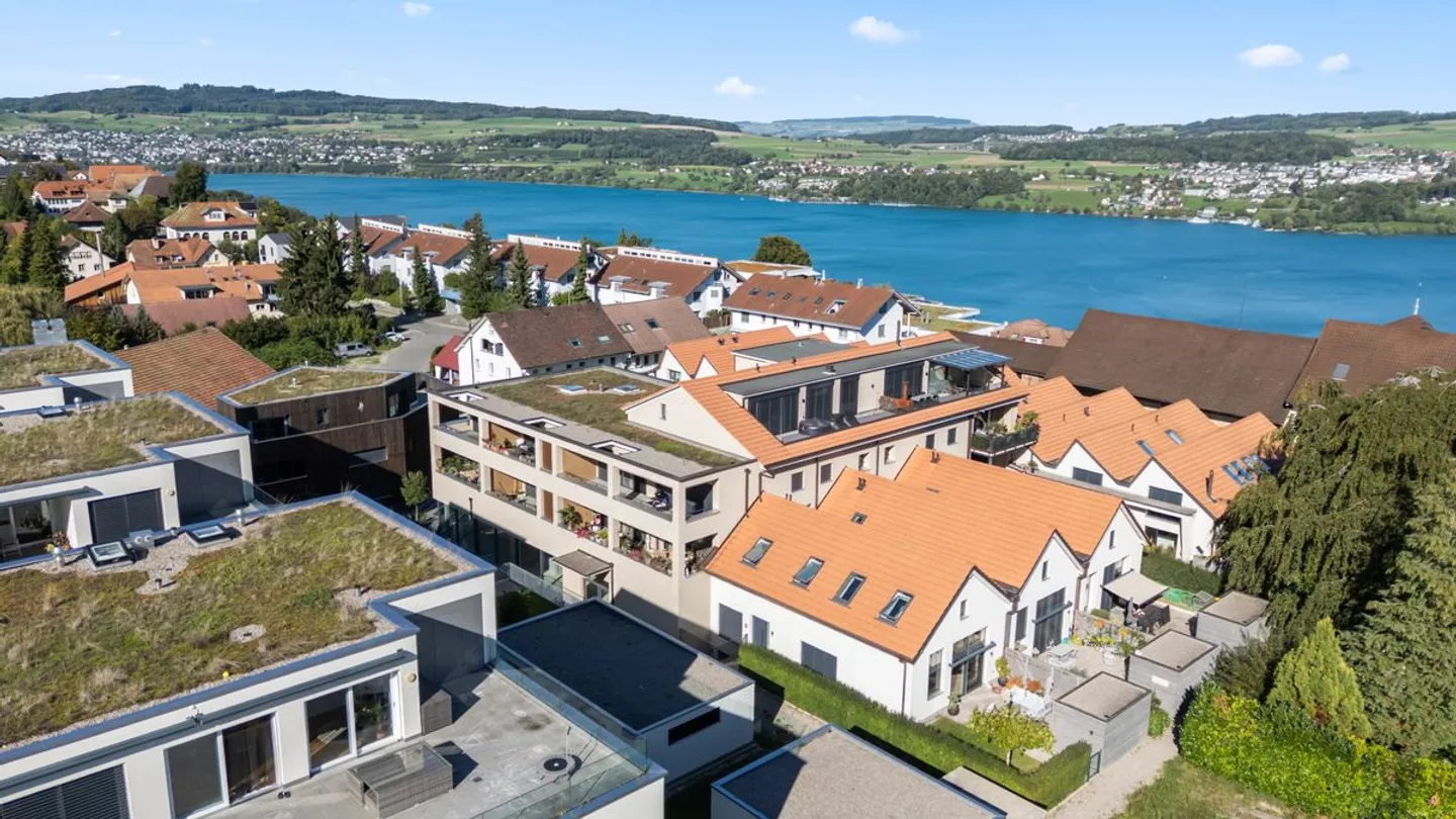 Wenn Geschichte auf moderne Architektur trifft: Hochwertiges Wohnen in Seenähe - Foto 10 di 11