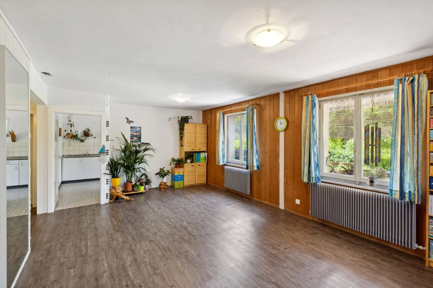 Individual villa with large independent studio and multiple possibilities on large plot - Photo 11 of 12