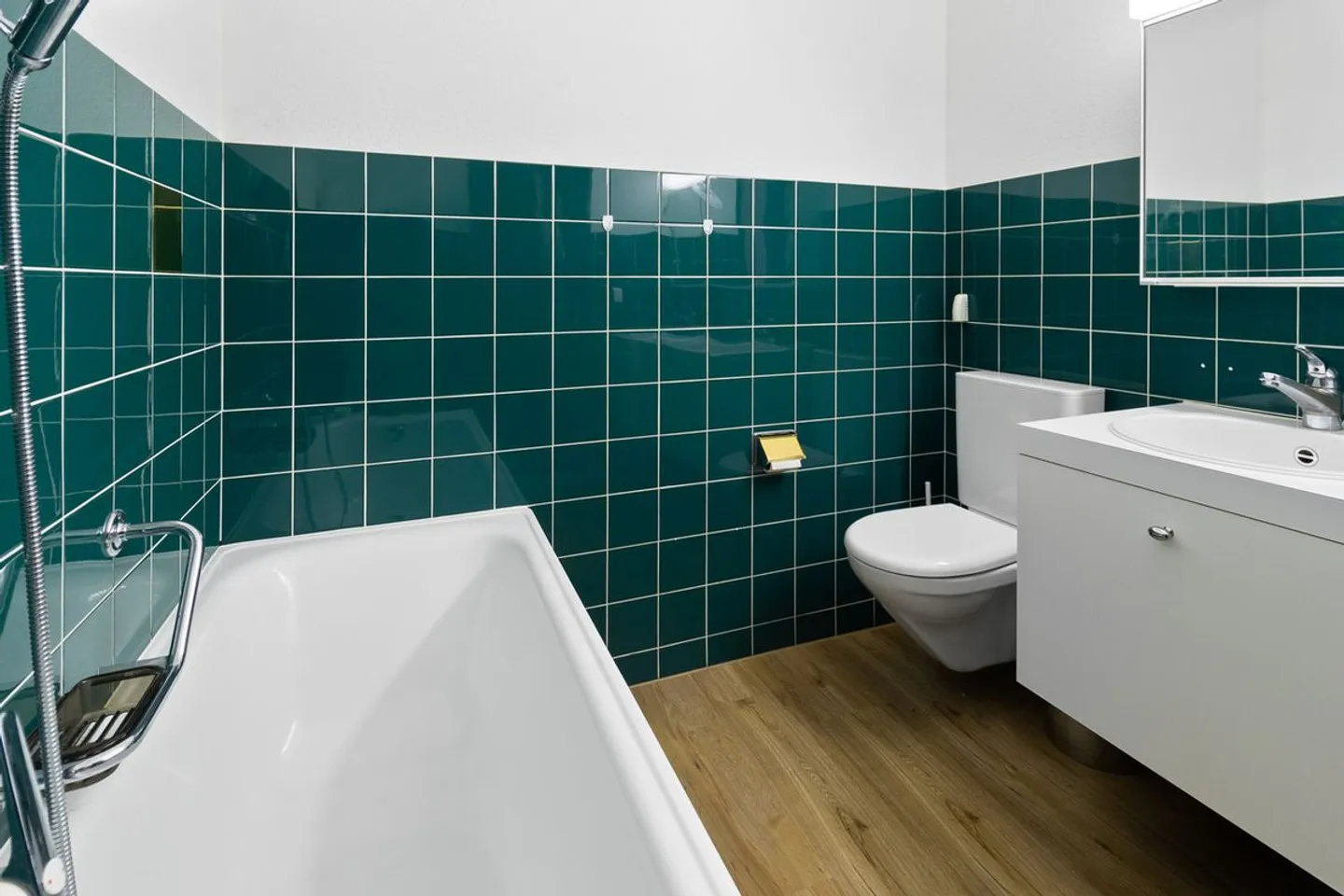 Casa a schiera familiare di 5,5 stanze con vista, giardino e posti auto - Foto 6 di 13