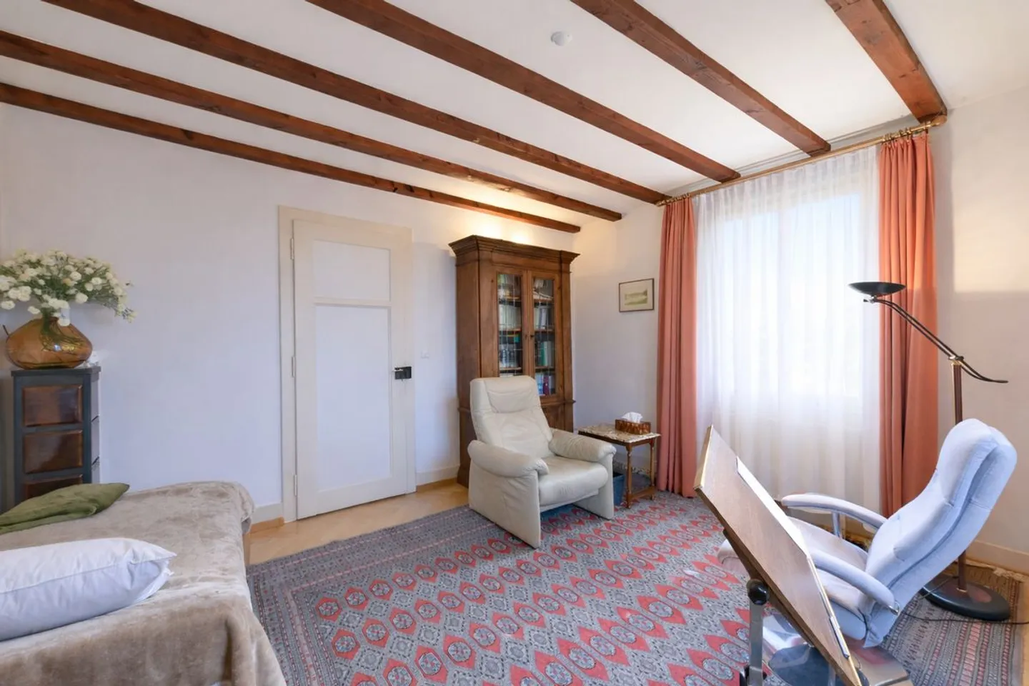 Charmante maison avec grand potentiel dans un environnement paisible  - Foto 9 von 12