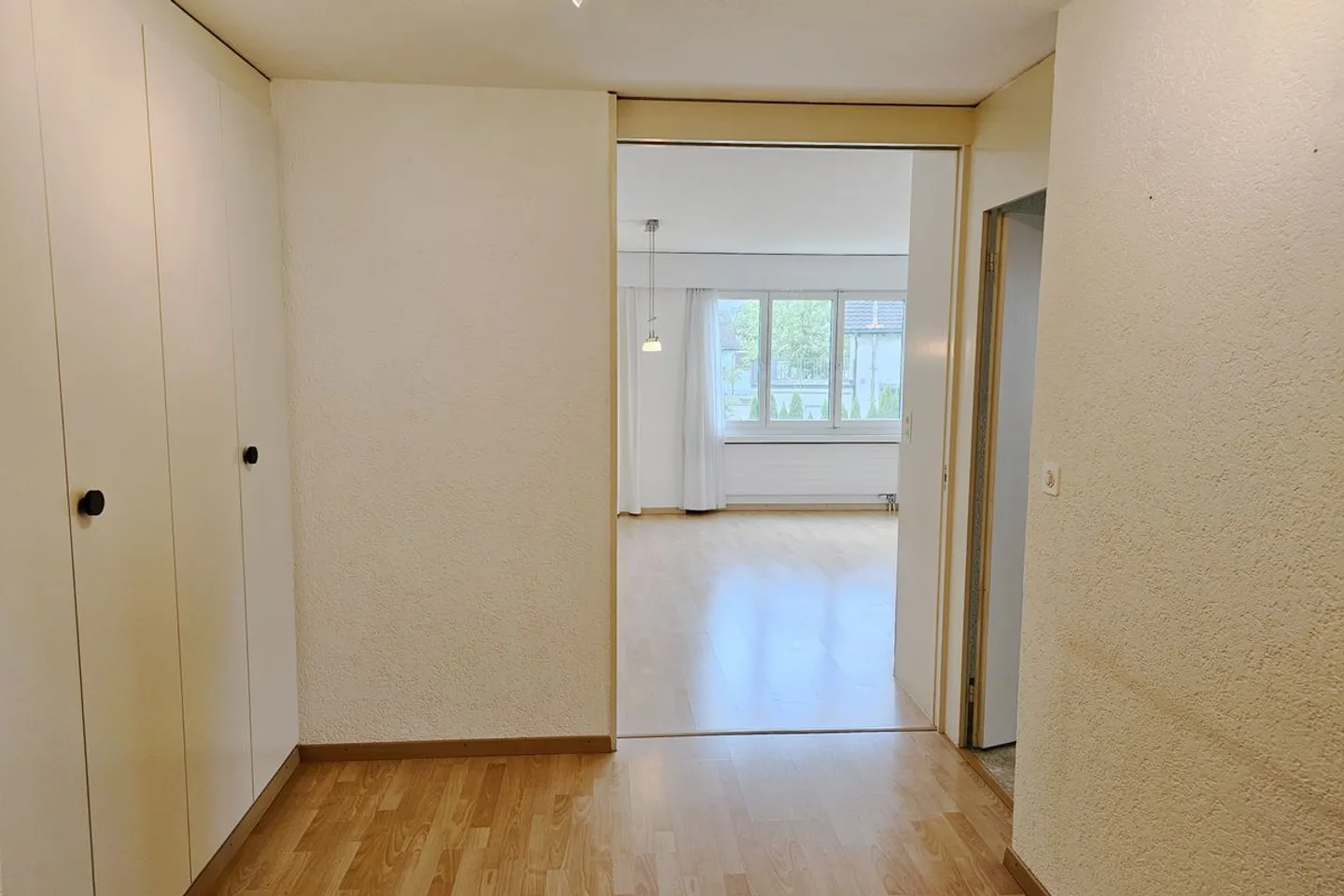 Gemütliche 3.5-Zimmer-Wohnung mit Balkon an ruhiger sonniger Lage - Foto 8 von 13