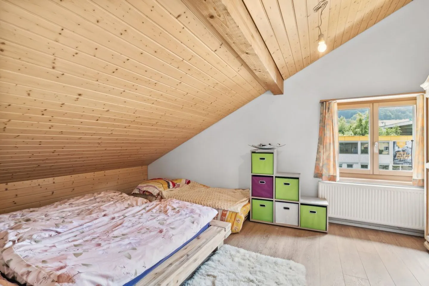 Großes, vollständig renoviertes 6,5-Zimmer-Haus am Eingang des Dorfes Eschert - Foto 4 von 7