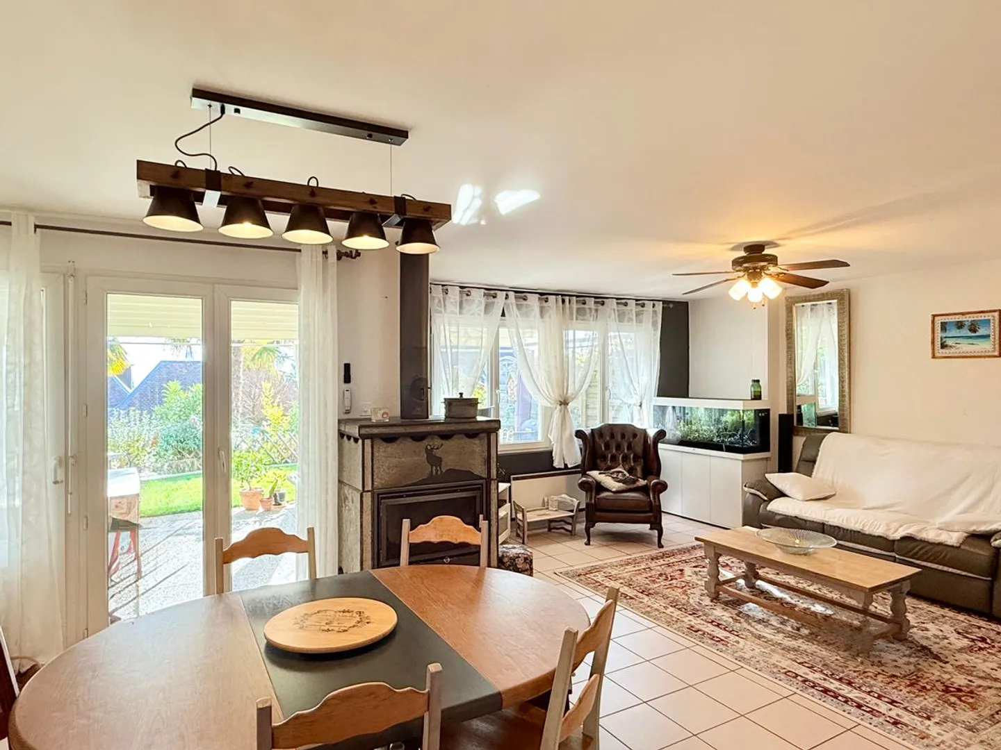 Mont-sur-Rolle - Beautiful family townhouse with garden, terrace and unobstructed view - Photo 3 of 9