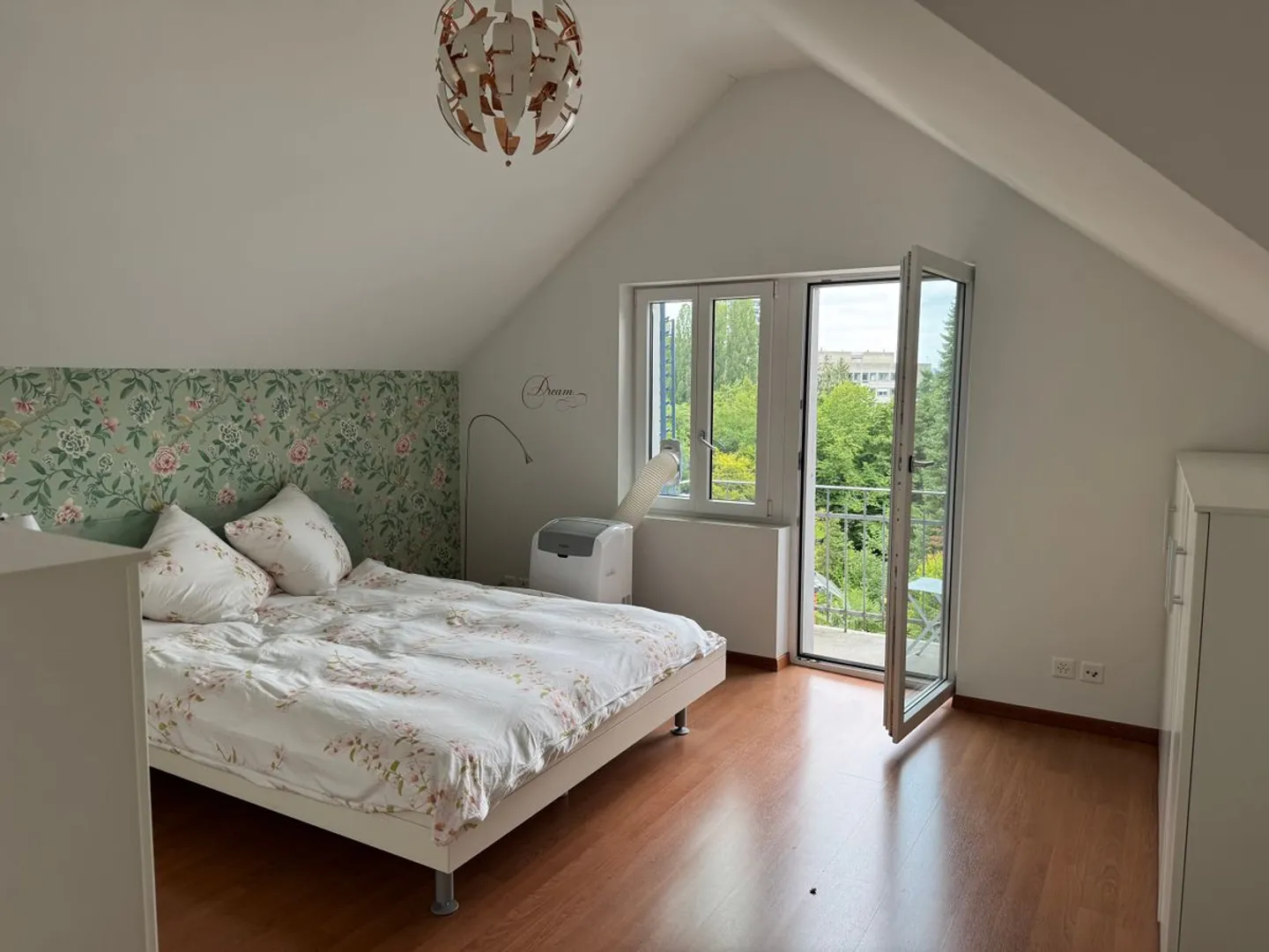 Einmalige Gelegenheit - Lichtdurchflutete Wohnung mit privater Dachterrasse über Zürich - Foto 5 von 13