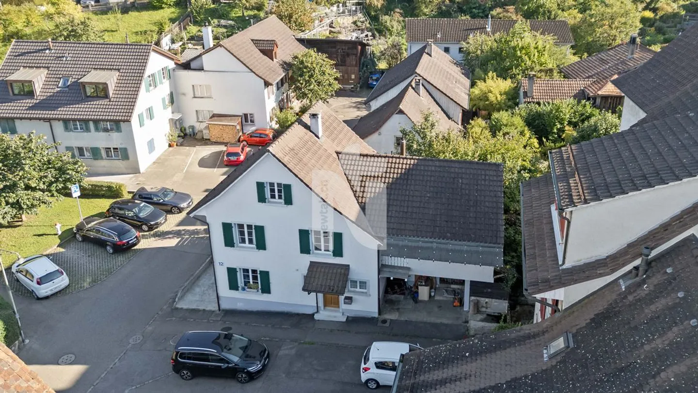 Centrally located, detached single-family house in a sought-after residential area - Photo 1 of 11