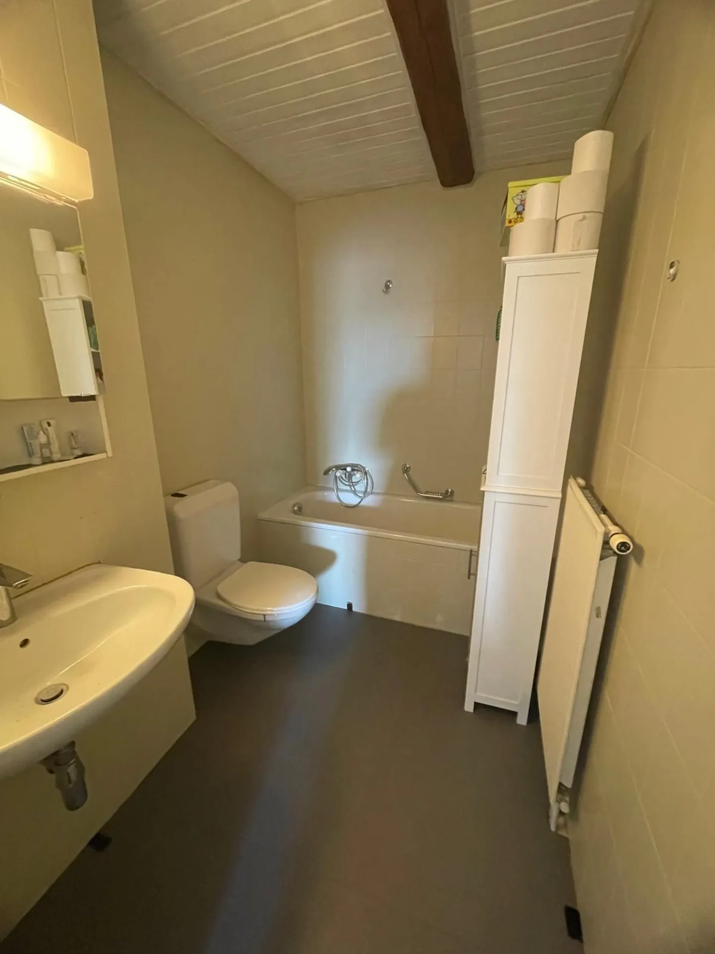 Appartement sous les toits rénové, charme et confort à Semsales - Photo 9 sur 9