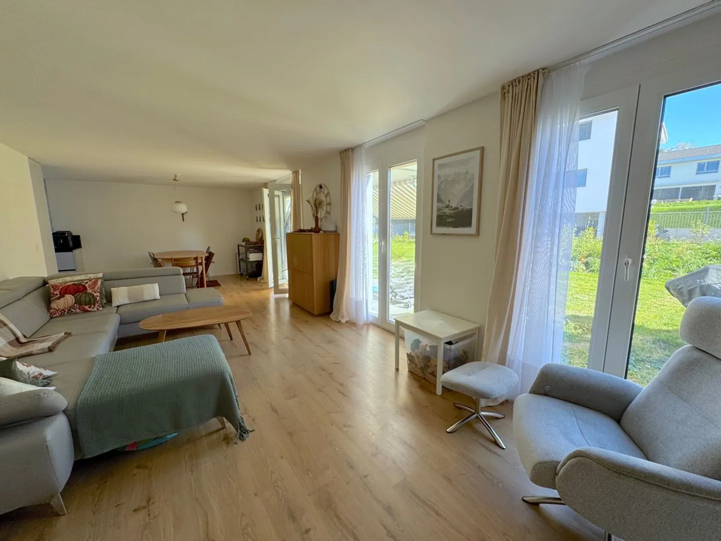 Appartamento 4.5 locali con grande giardino privato di 576m2 - Foto 4 di 9