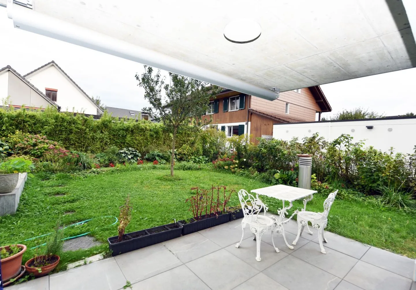 LARGE GARDEN - HIGH-QUALITY - OPTIONAL WITH IN-LAW STUDIO! - Photo 6 of 7