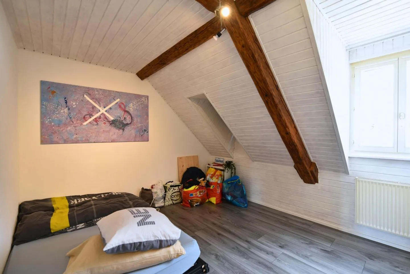 Appartement sous les toits rénové, charme et confort à Semsales - Photo 6 sur 9