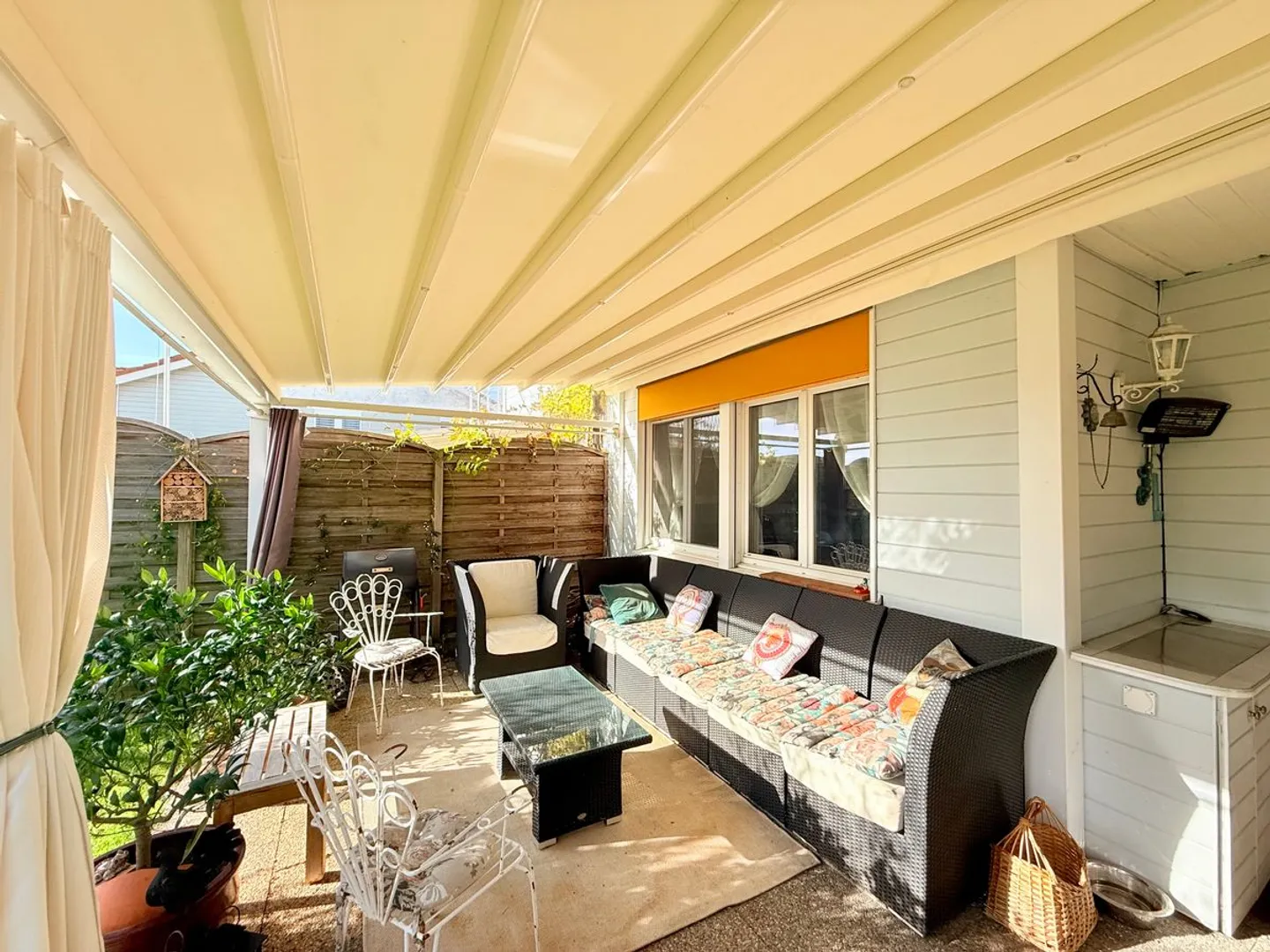 Mont-sur-Rolle - Beautiful family townhouse with garden, terrace and unobstructed view - Photo 9 of 9