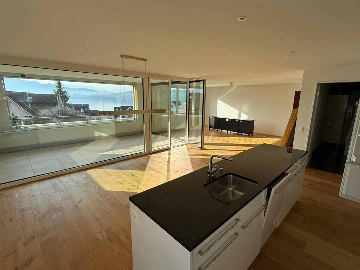 Dream apartment in Greppen with a view - 4.5 rooms with great amenities - Photo 1 of 13