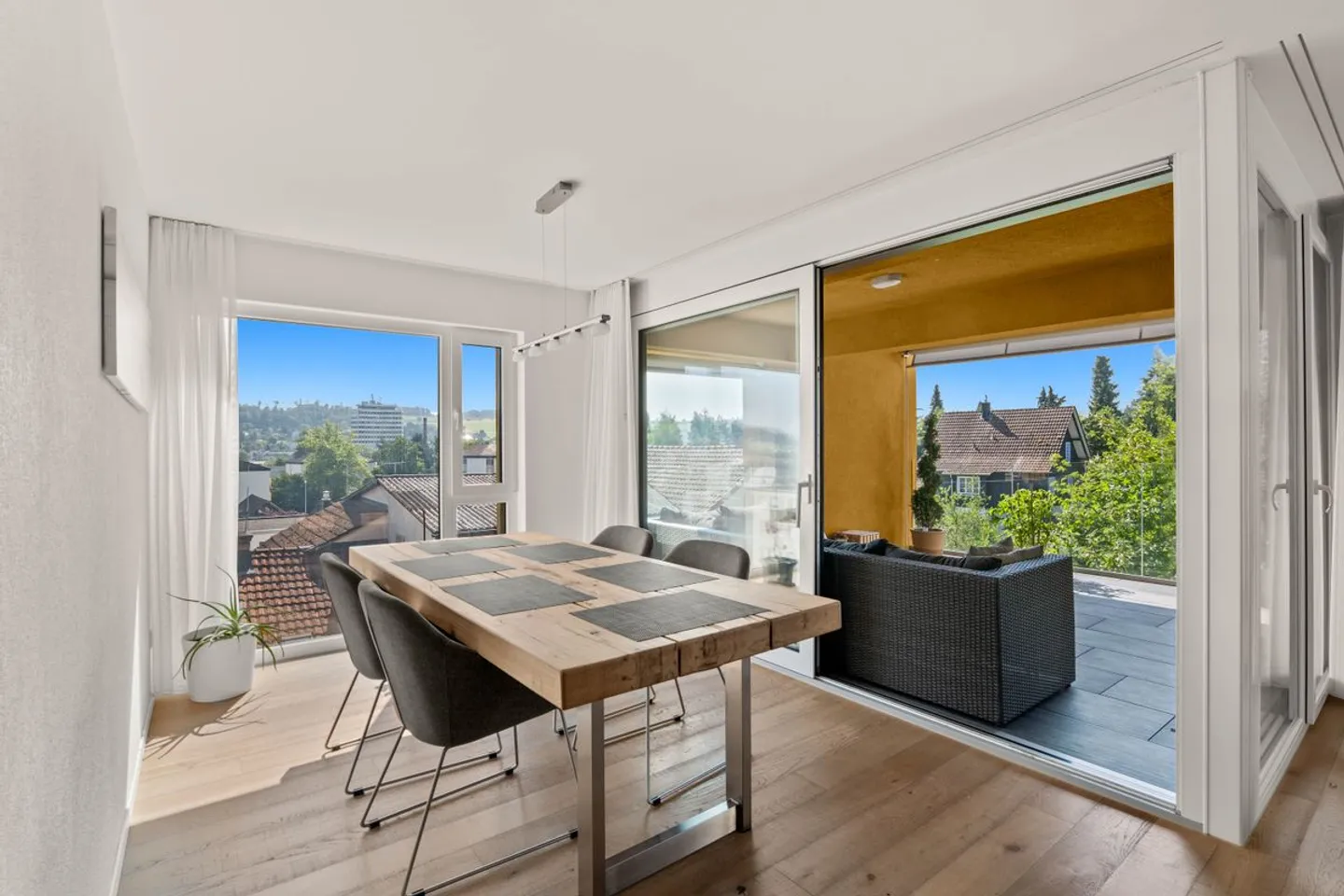 Comfortable 4.5-room apartment in a quiet location - Photo 4 of 10