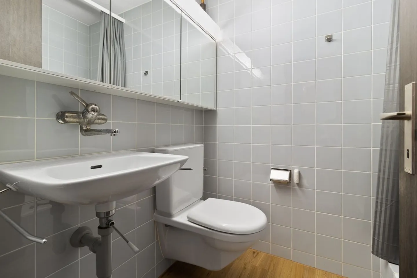 Casa a schiera familiare di 5,5 stanze con vista, giardino e posti auto - Foto 9 di 13