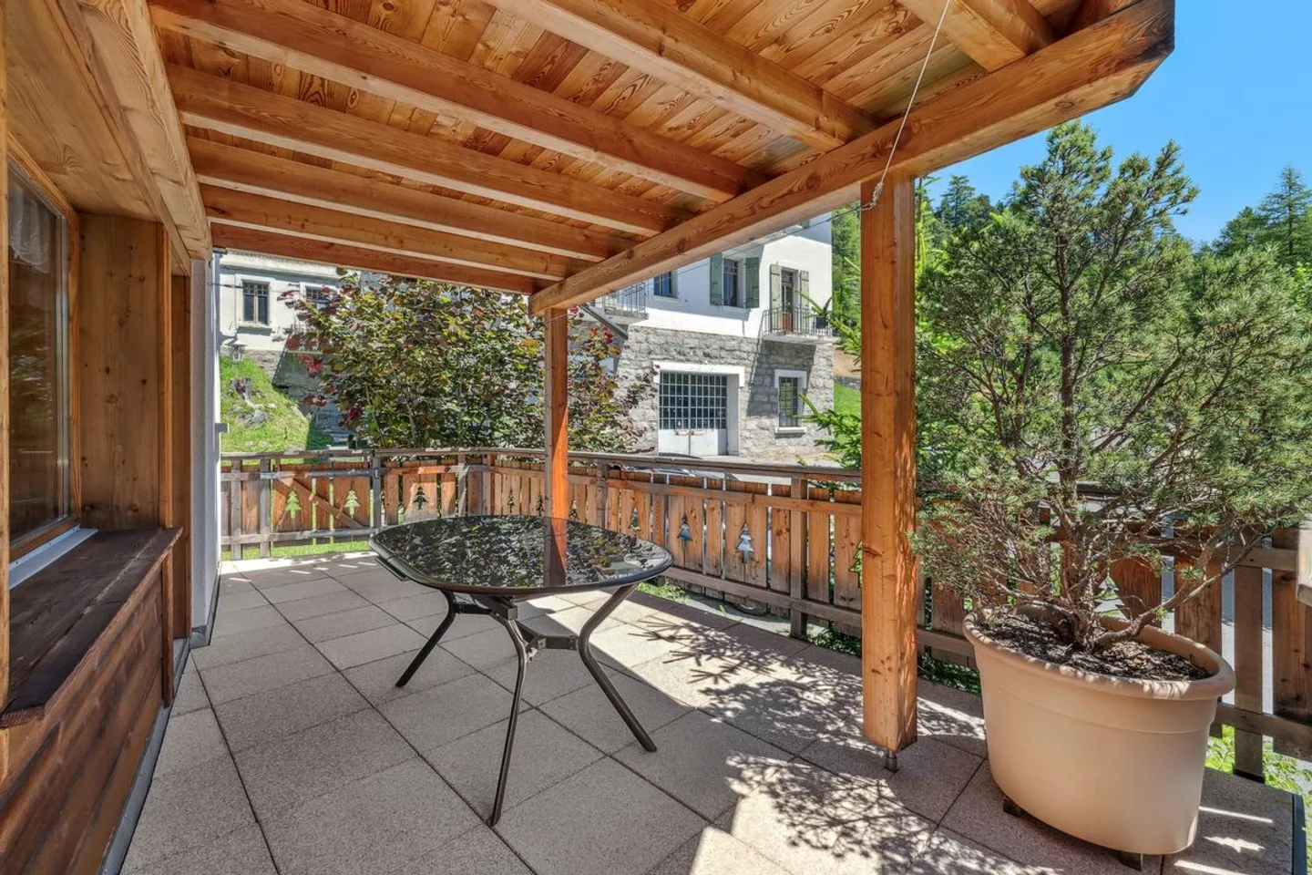 Großes Chalet mit zwei Wohnungen - Foto 4 von 6