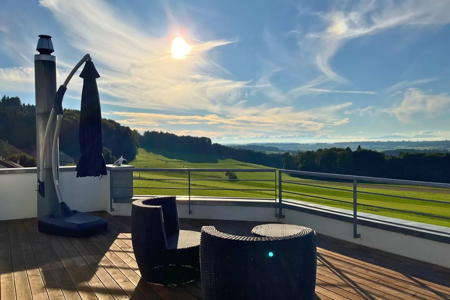 Casa indipendente spaziosa con terrazza panoramica e giardino a Villorsonnens - Foto 1 di 10