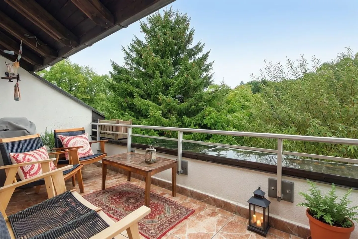 Family house with 2 independent apartments and large garden - Photo 3 of 10