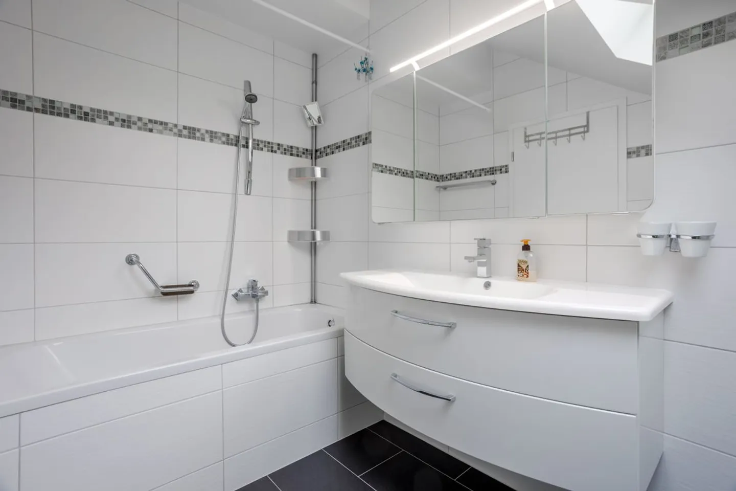 Family semi-detached villa with 5.5 rooms - Photo 6 of 11