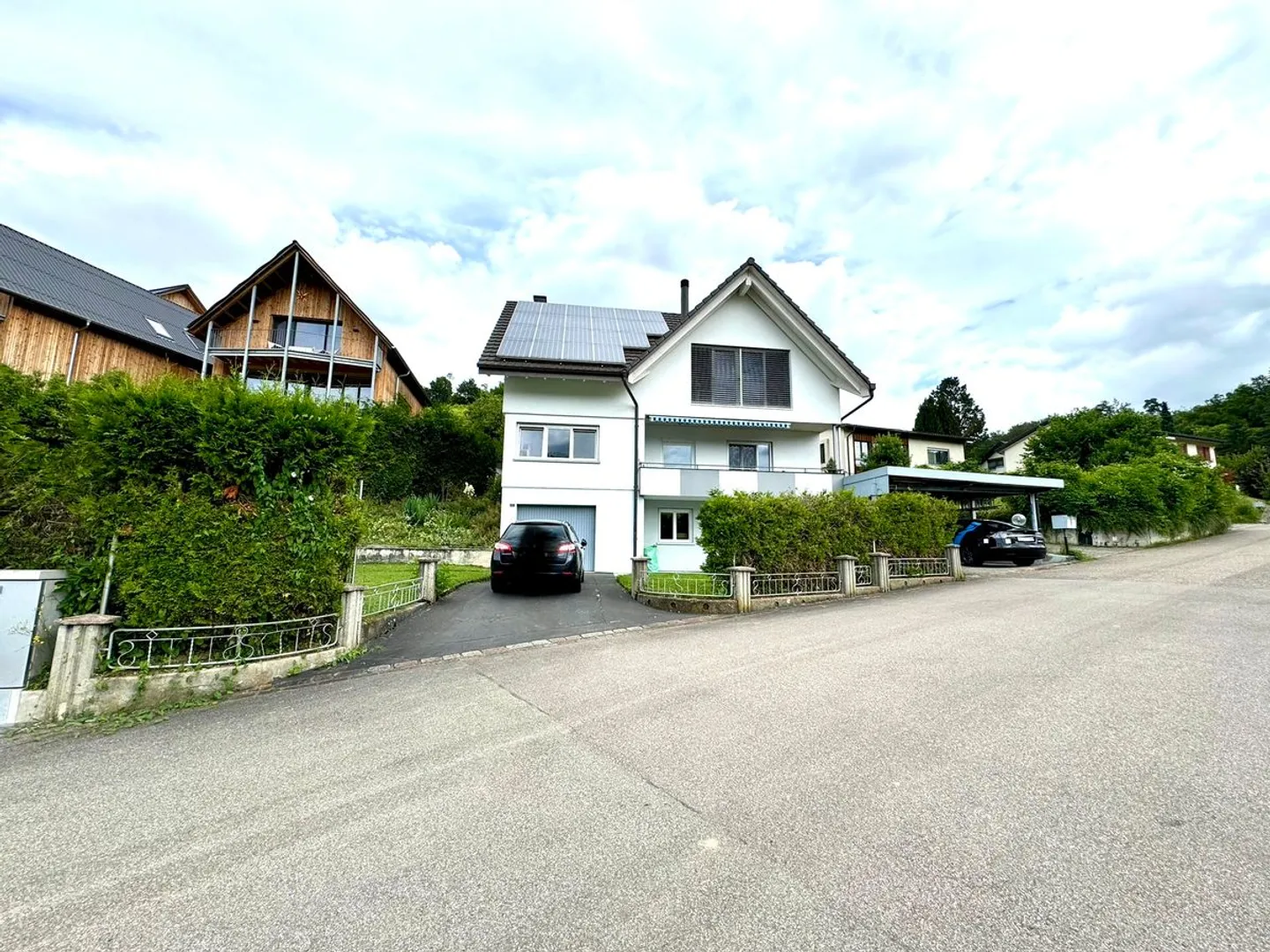 Geräumiges Einfamilienhaus - Foto 1 von 7