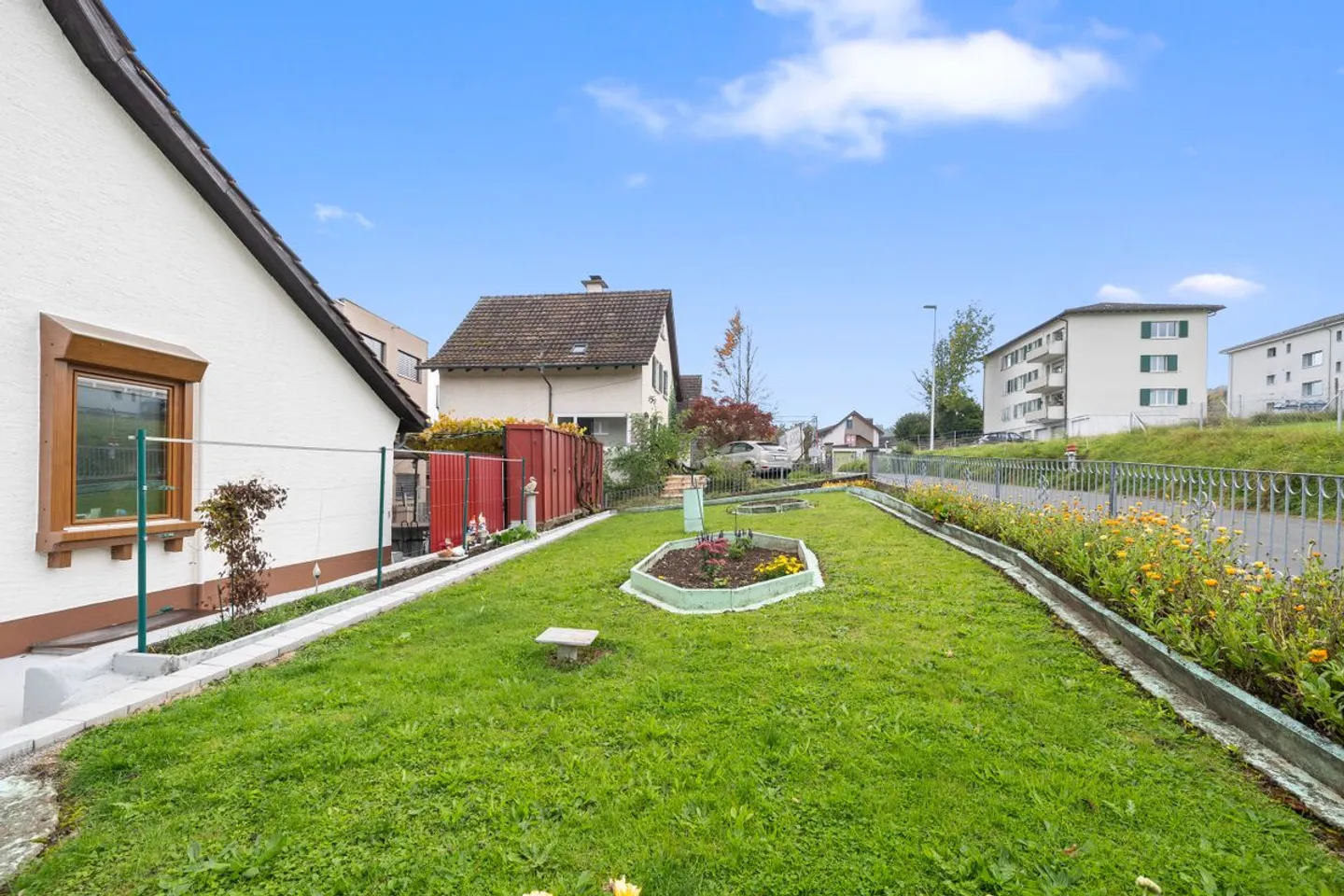 Ländliches Wohnglück: Gepflegtes Einfamilienhaus mit gedecktem Sitzplatz, Pergola sowie grossem Garten - Foto 13 von 13