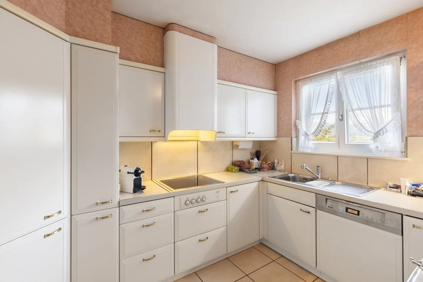 Incantevole casa ideale per una famiglia - Foto 9 di 13