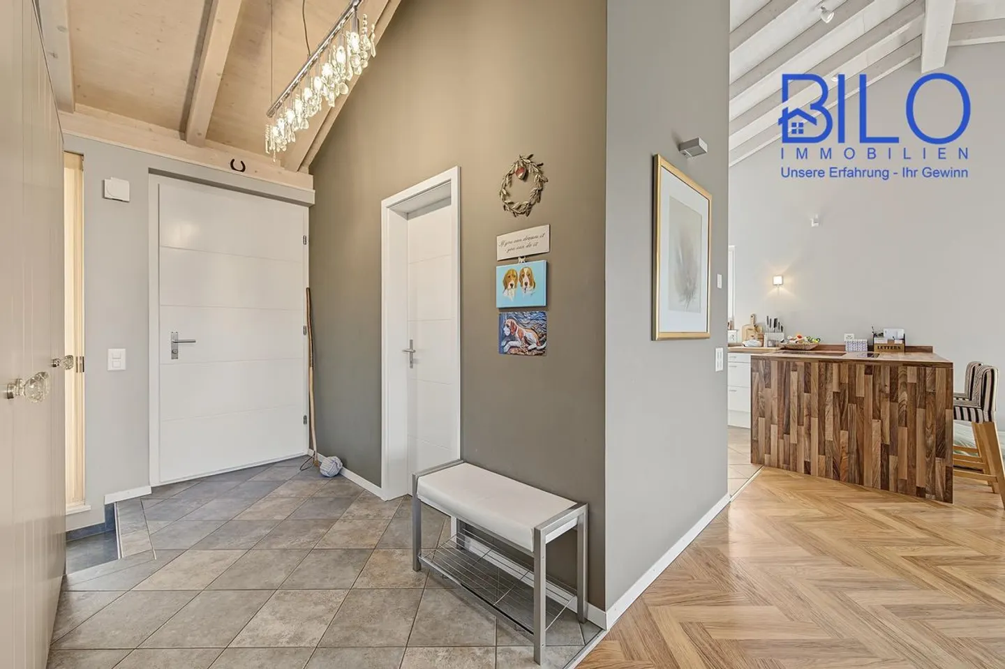 Oasis exclusive de 5,5 pièces : situé au calme avec vue et piscine - Photo 4 sur 13