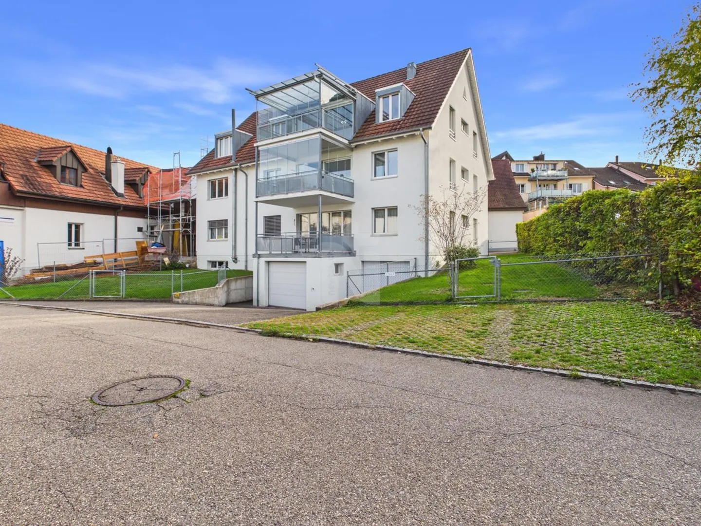 Frisch renovierte Maisonettewohnung im Herzen von Aesch - Photo 2 sur 12
