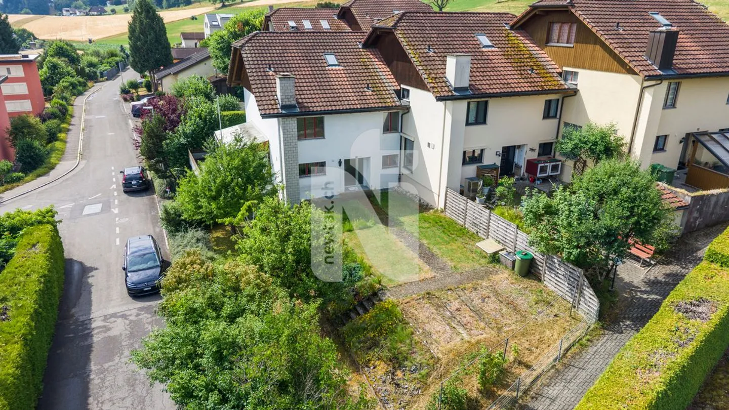Familienfreundliches Reihenhaus mit Gärten - Foto 2 von 13