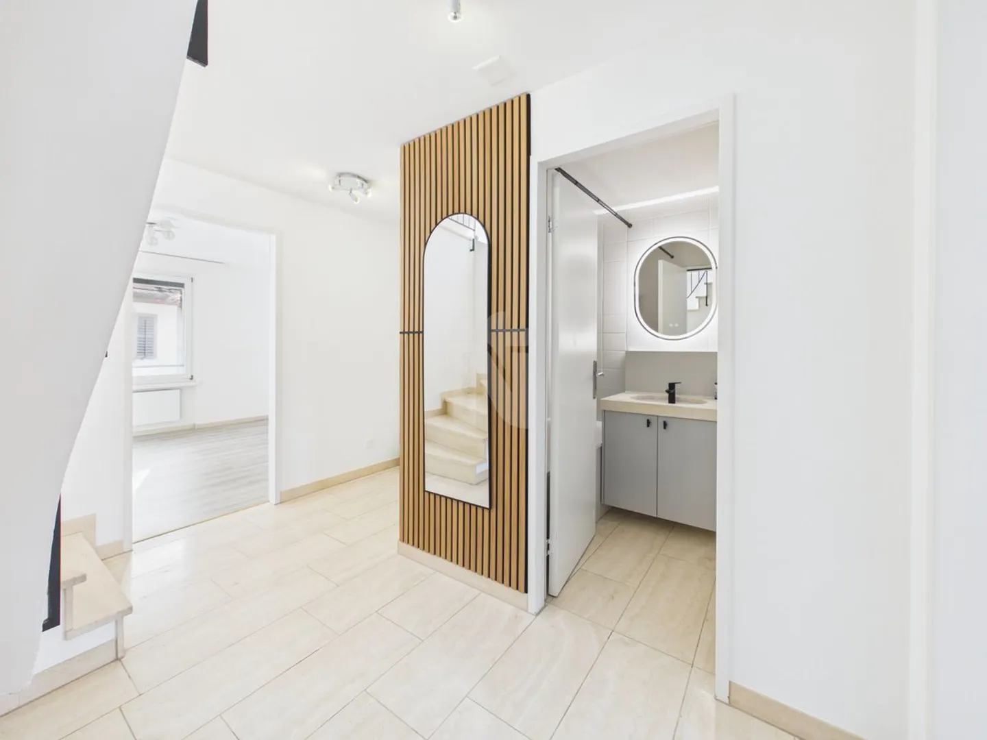 Frisch renovierte Maisonettewohnung im Herzen von Aesch - Photo 4 sur 12