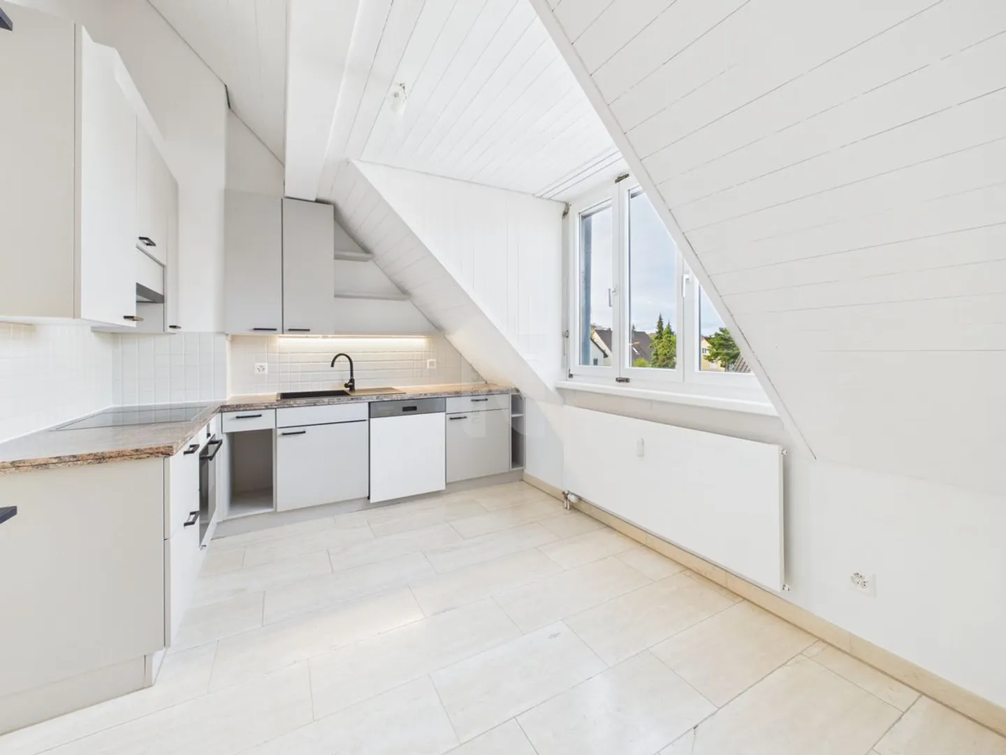 Frisch renovierte Maisonettewohnung im Herzen von Aesch - Photo 11 sur 12