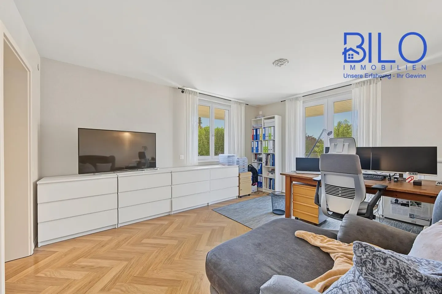 Oasis exclusive de 5,5 pièces : situé au calme avec vue et piscine - Photo 10 sur 13