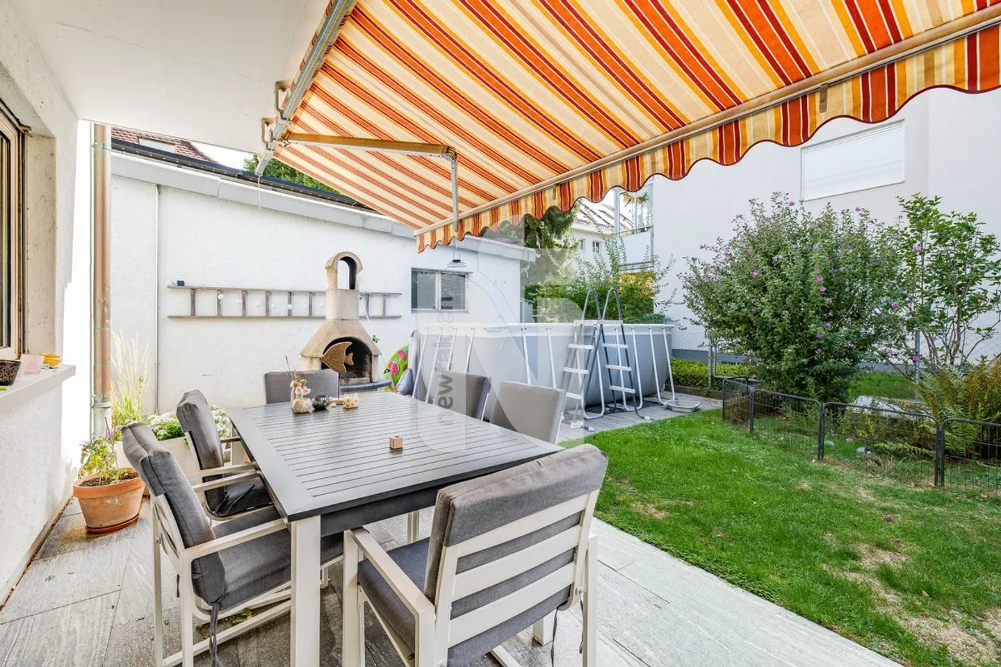 Maison familiale spacieuse avec jardin, garage et système solaire dans un endroit calme et central - Photo 6 sur 13