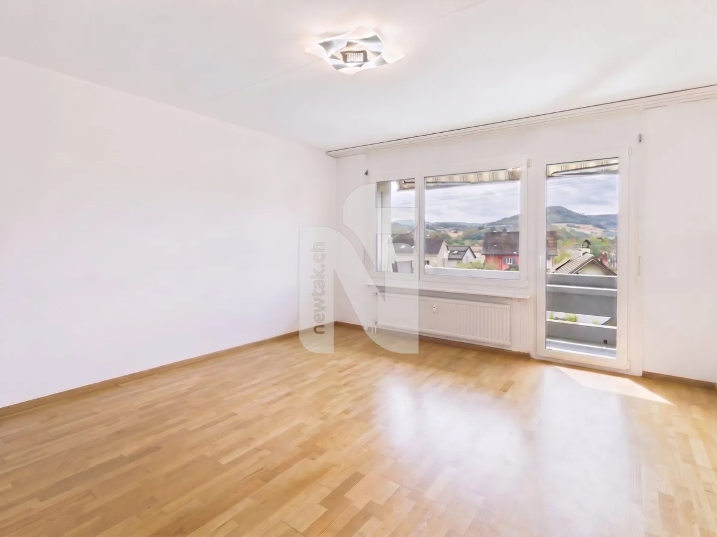 Attraktive 3.5-Zimmer-Wohnung mit 15 m² Balkon und Lift an gut erschlossener Lage in Rheinnähe - Photo 2 sur 12