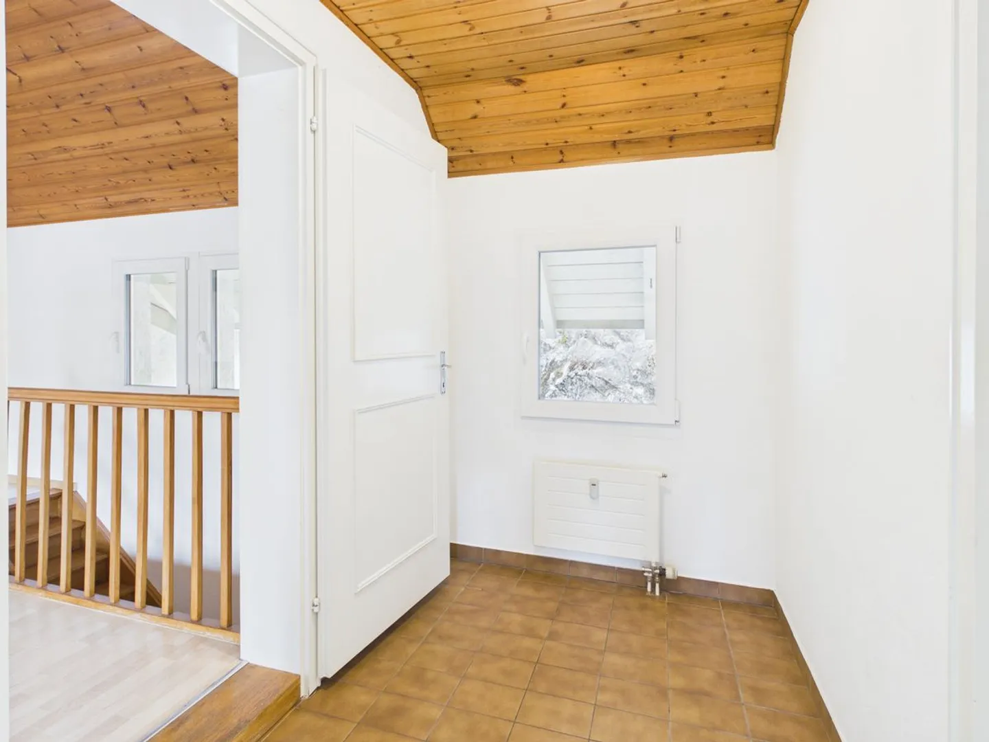 Charming Maisonette Apartment with New Kitchen, Private Washing Machine and Plenty of Space - Photo 4 of 9