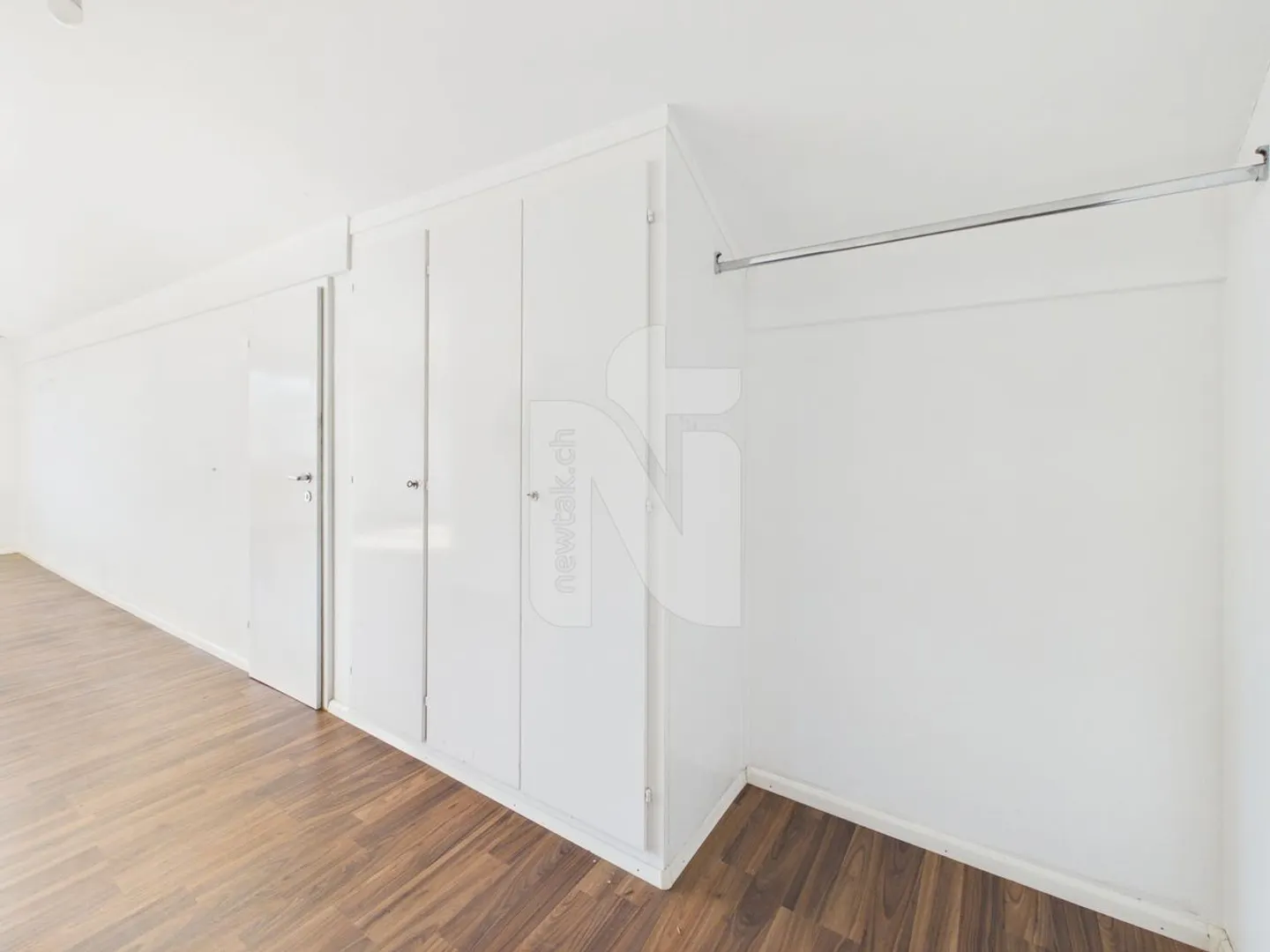 1-room apartment with beautiful view, large parking space and expansion options - Photo 3 of 13