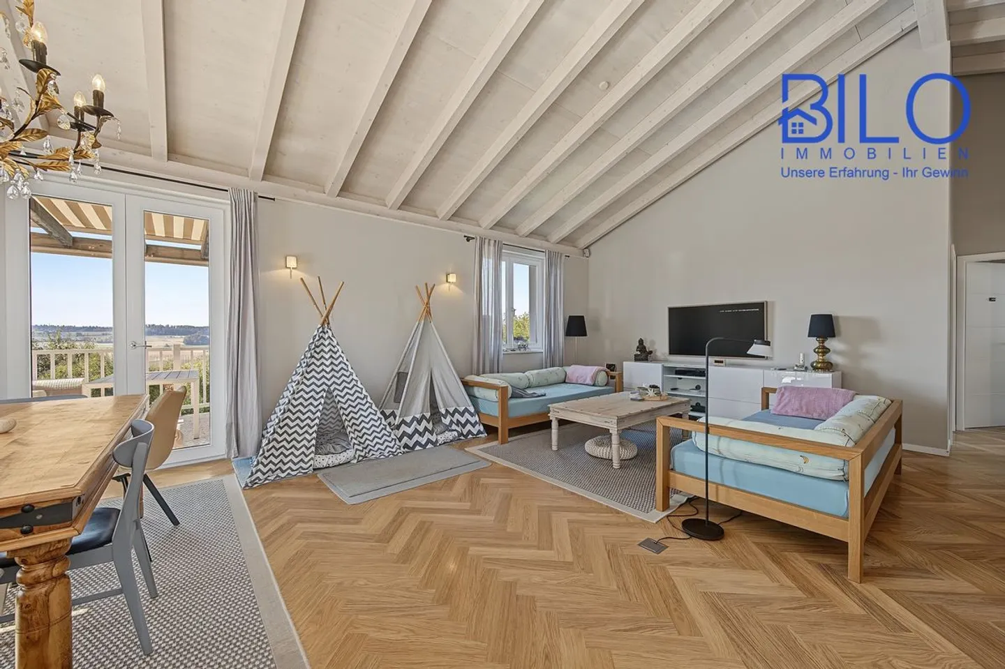 Oasis exclusive de 5,5 pièces : situé au calme avec vue et piscine - Photo 7 sur 13