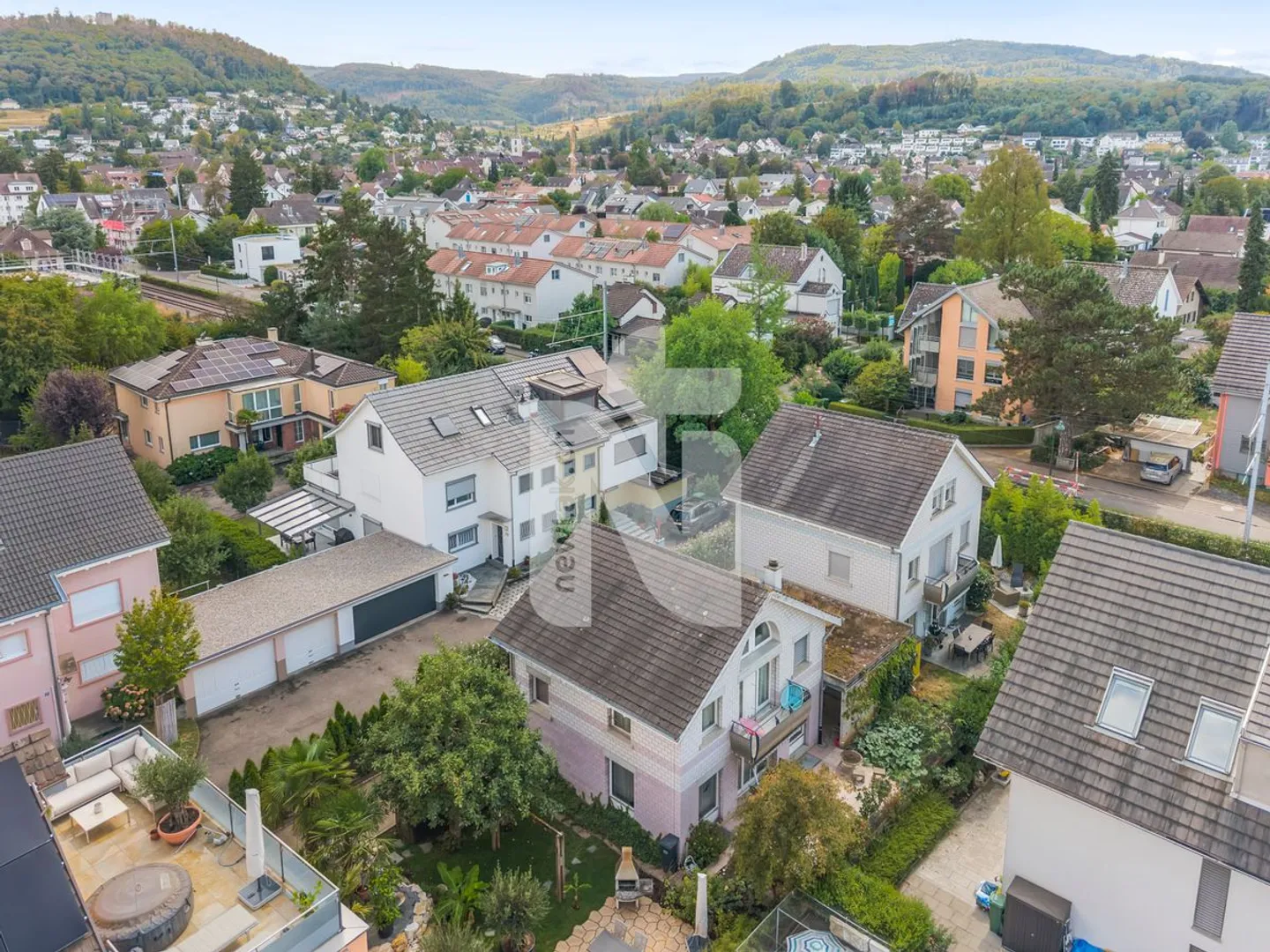 Familienfreundliches Haus in Muttenz - Foto 1 von 13