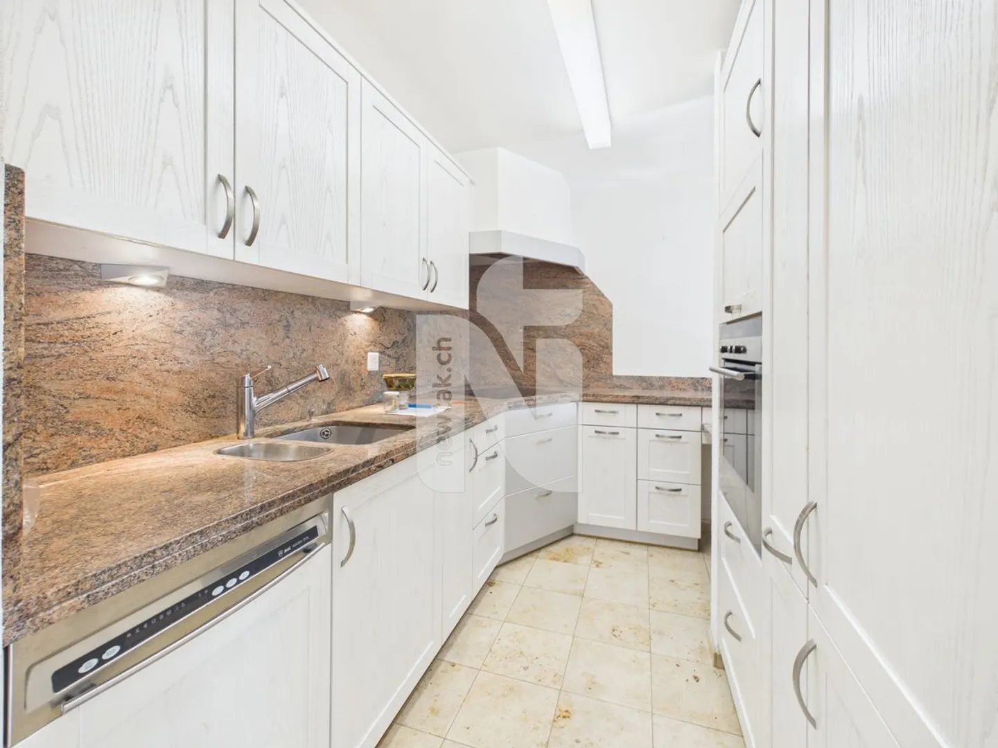 Geräumige Wohnung mit Balkon - Foto 5 von 13