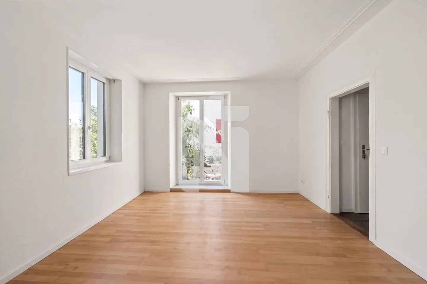 Attractive Yield Multi-Family House with Generous Living Units in Desirable Location in Binningen - Photo 5 of 13