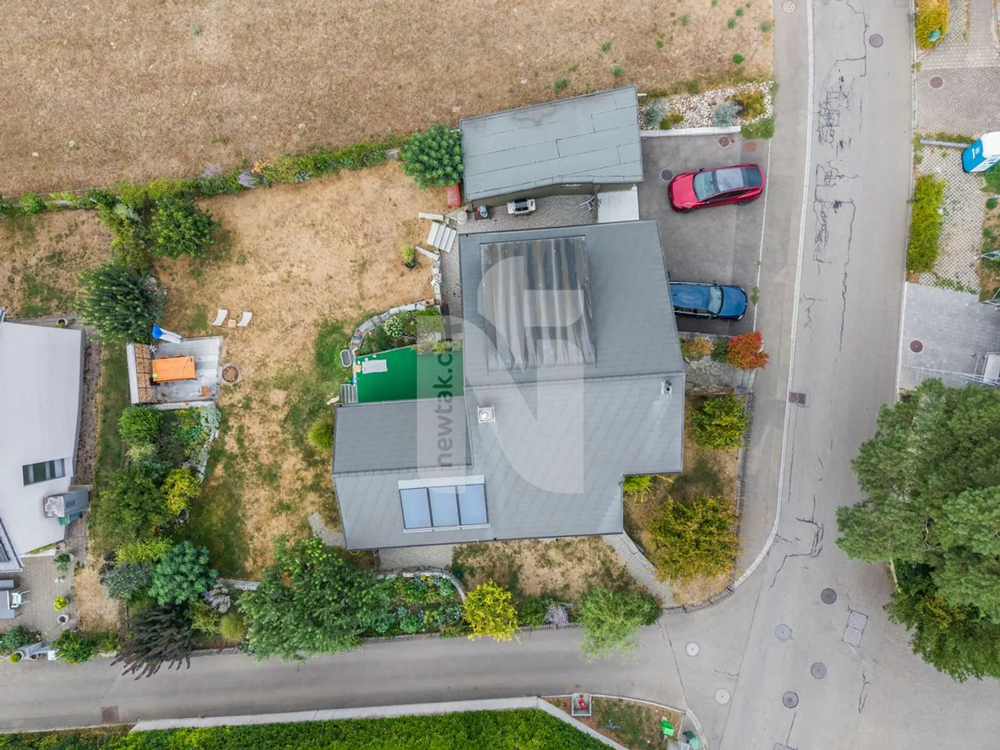 Terreno attraente con proprietà ben curata e vista panoramica a Münchenstein - Foto 2 di 13