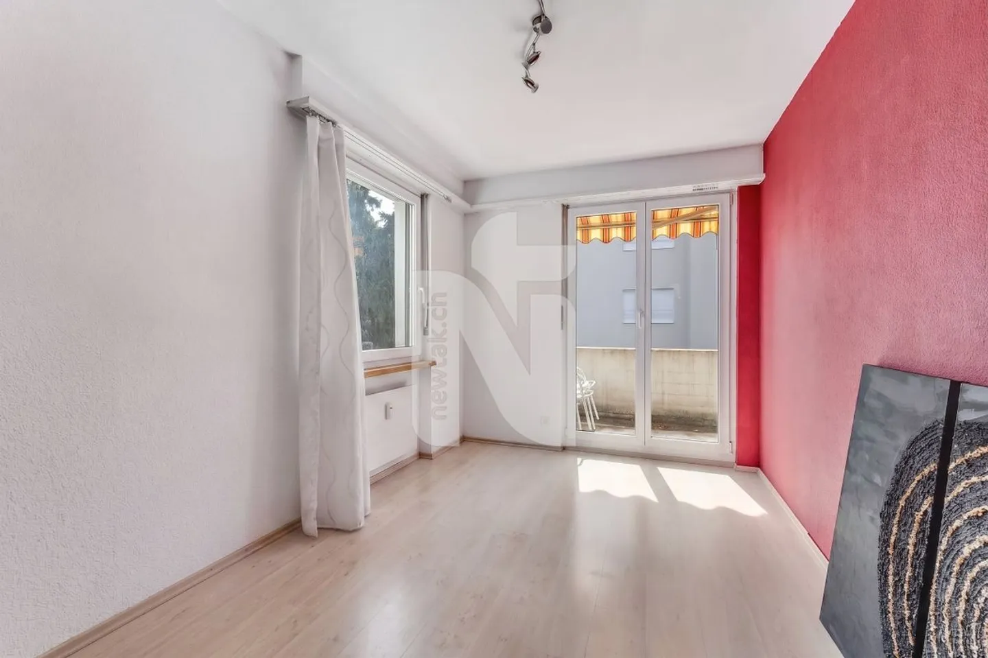Maison familiale spacieuse avec jardin, garage et système solaire dans un endroit calme et central - Photo 9 sur 13