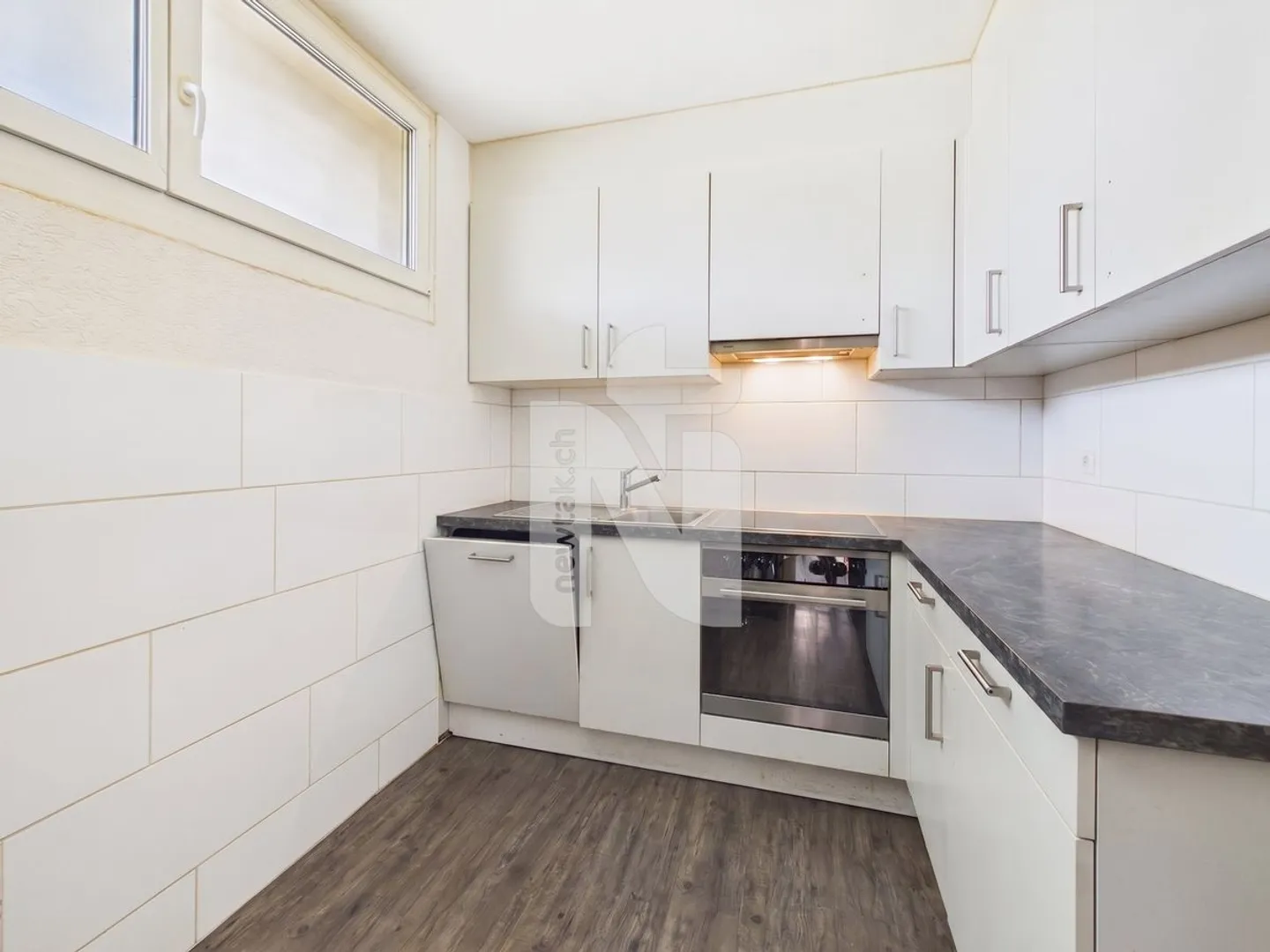 Attraktive 3.5-Zimmer-Wohnung mit 15 m² Balkon und Lift an gut erschlossener Lage in Rheinnähe - Photo 3 sur 12