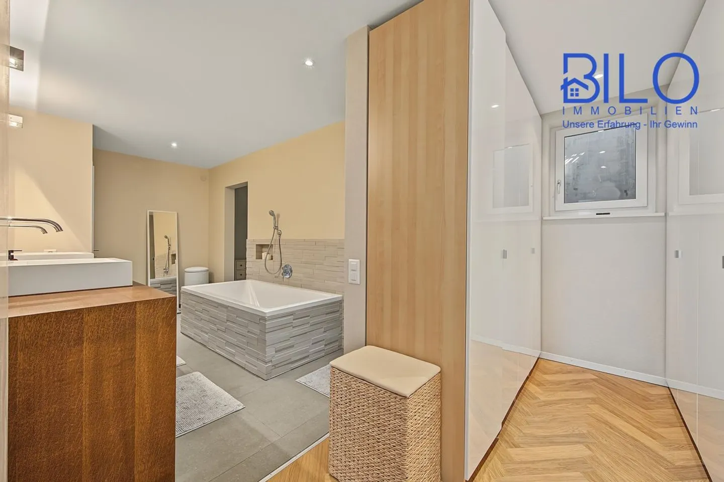 Oasis exclusive de 5,5 pièces : situé au calme avec vue et piscine - Photo 11 sur 13