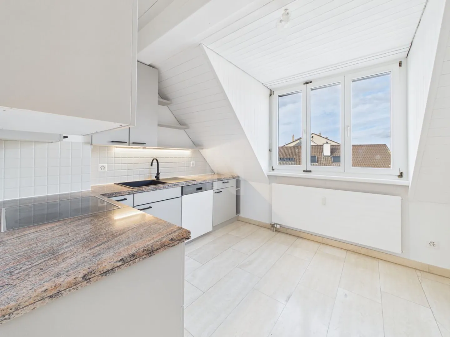Frisch renovierte Maisonettewohnung im Herzen von Aesch - Photo 10 sur 12